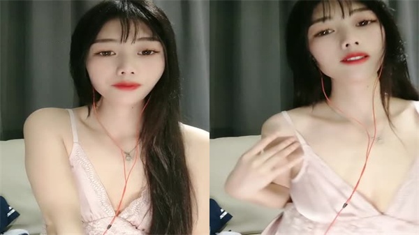 黑丝苗条巨乳骚妇主动求欢,蒙面狼友狂舔奶子玩穴猛操